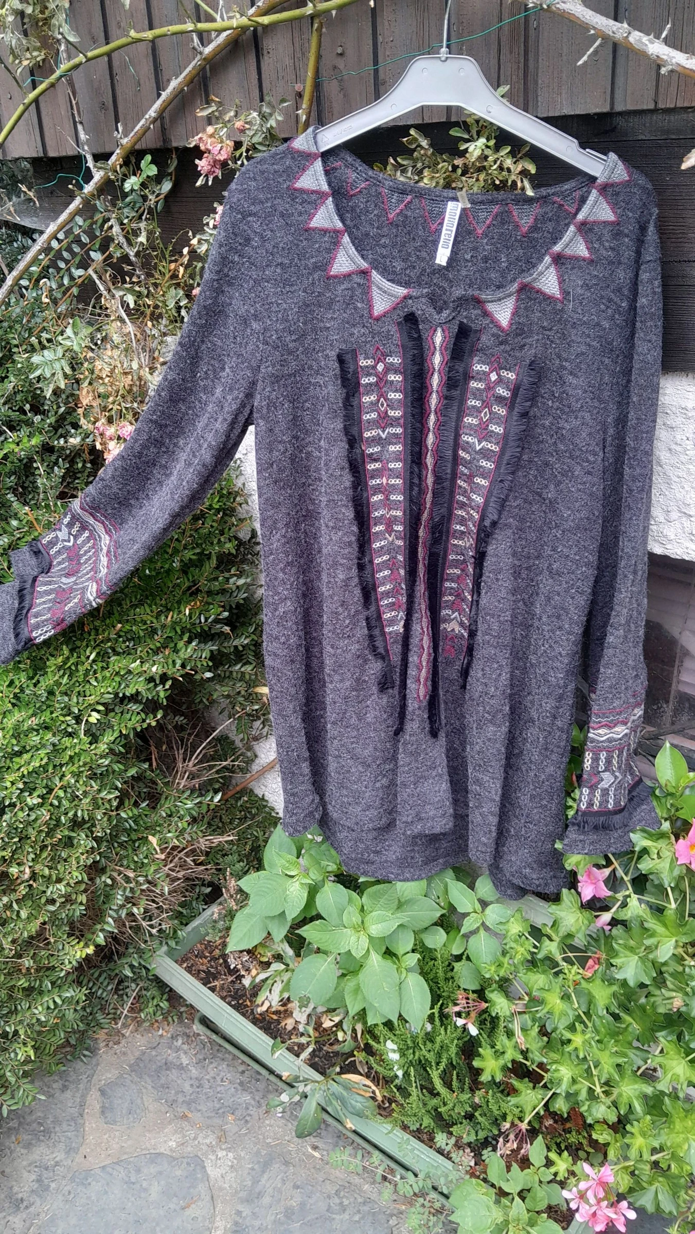 C1 Sublime pull long original broderies et franges